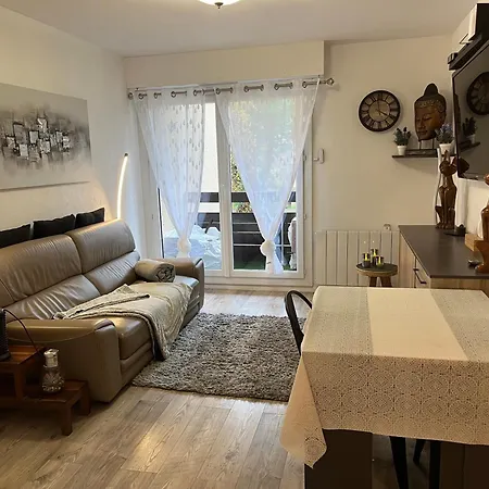 Cosy Proche Plage, 4 Couchages Avec Balcon קאבורג